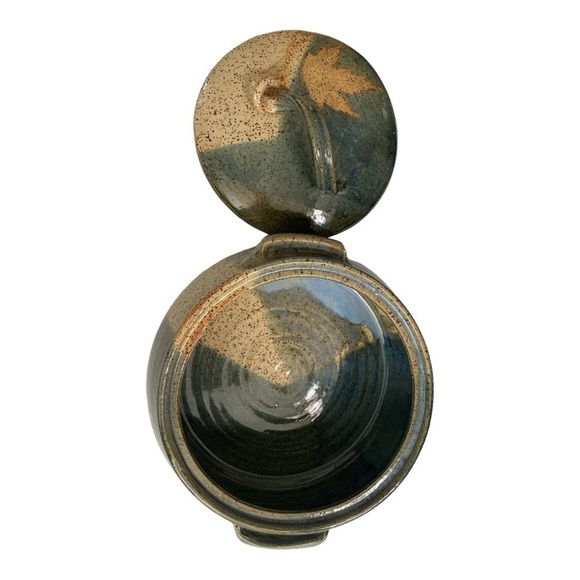 Pamela- Kohler- Camp Art Pottery
Casserole Dish W/ Lid Leaf Design Signed - Picture 7 of 16